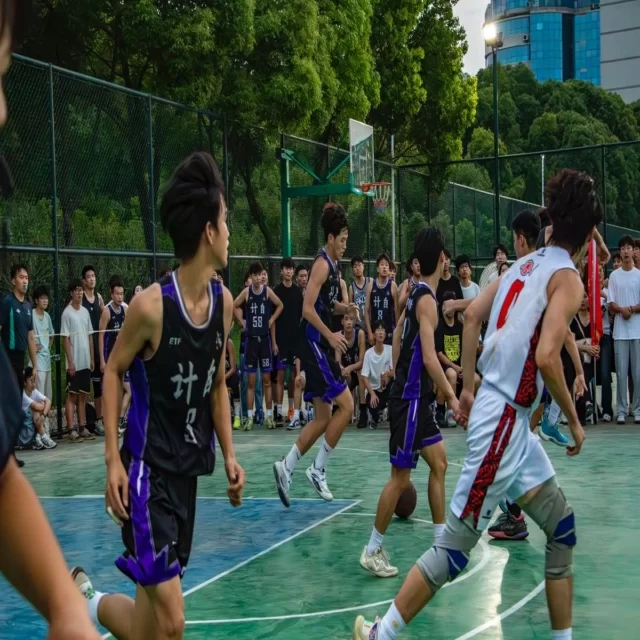 田径接力阵容分析：年轻化视角的全新解读